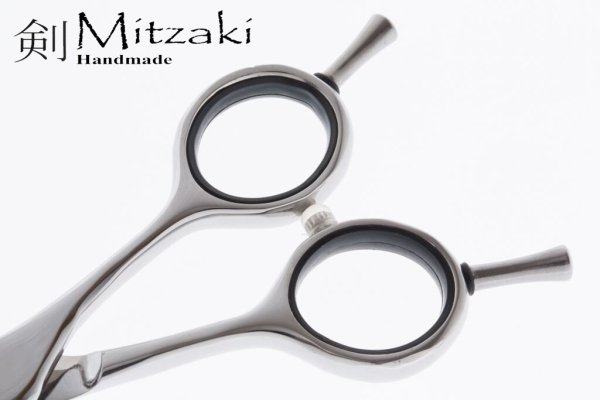 Meisterhafte Schärfe, MITZAKI Kohei Premium in 6.0 Zoll, eine Schere die sie ein Leben lang begleiten wird, ausgeprägter Hohlschliff mit DGT Schneidenpolish